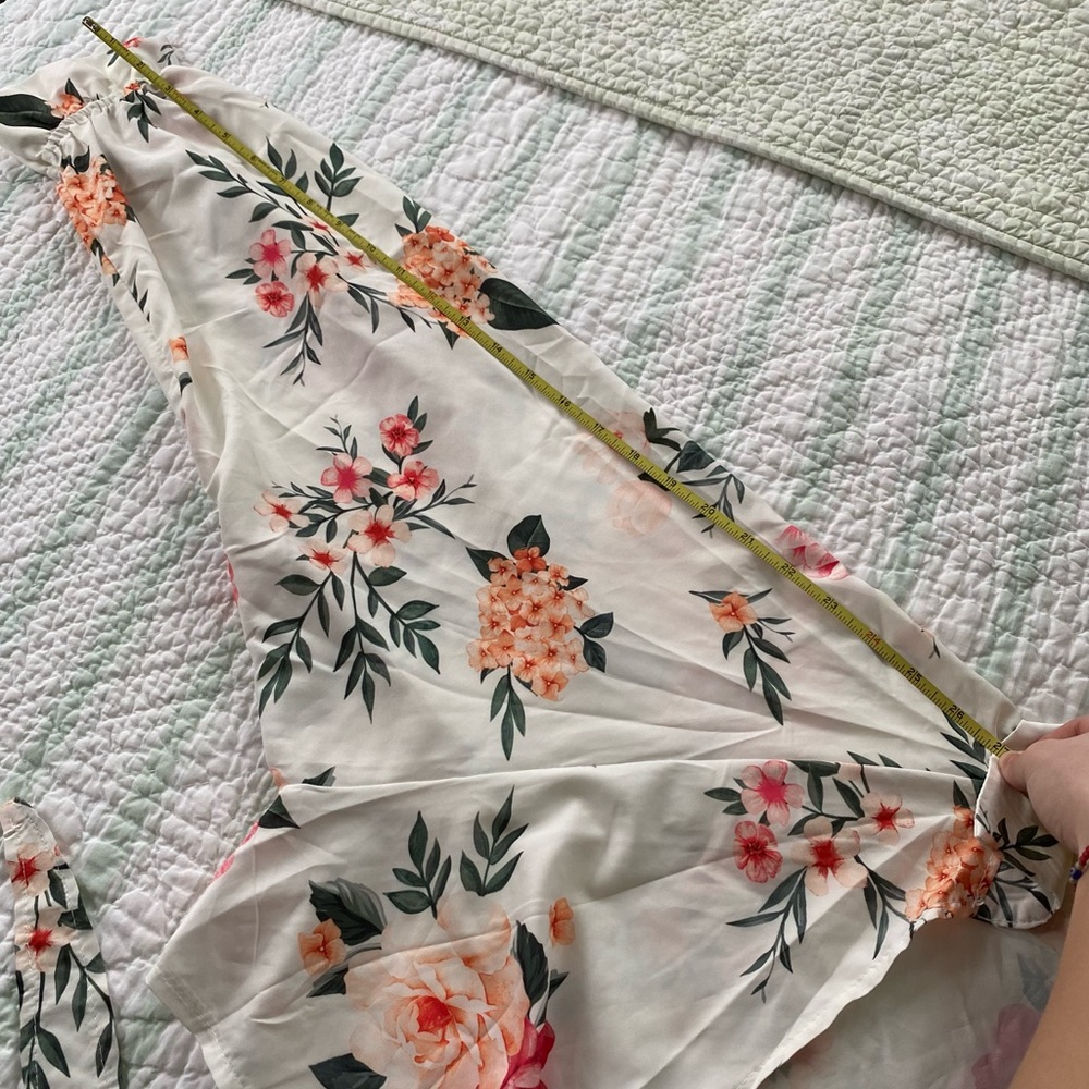 SOLD 🛑 Cropped Floral Wrap Top - Picture 11 of 11